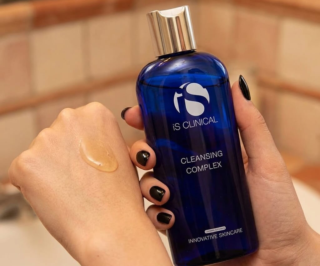 iS Clinical Cleansing Complex
